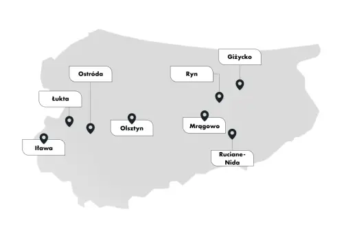 Mapa z zaznaczonymi miastami: Iława, Łukta, Ostróda, Olsztyn, Ryn, Giżycko, Mrągowo, Ruciane-Nida. Tu są Mazury!